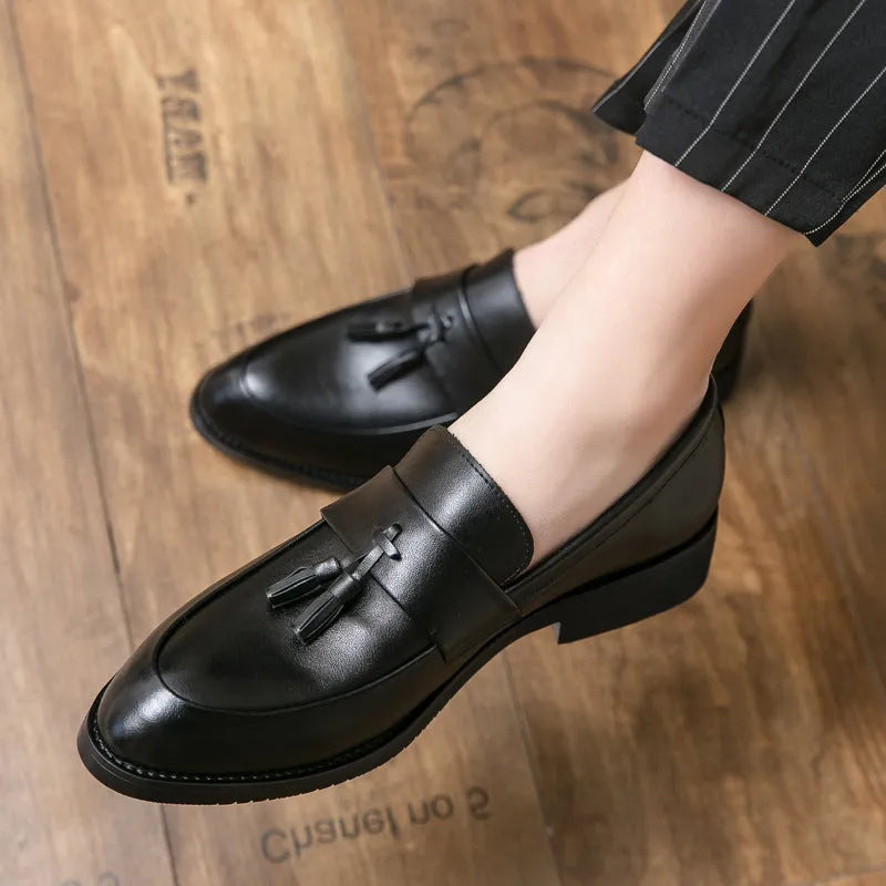 Men's black and brown tassel loafers slip-on business casual shoes with rubber sole