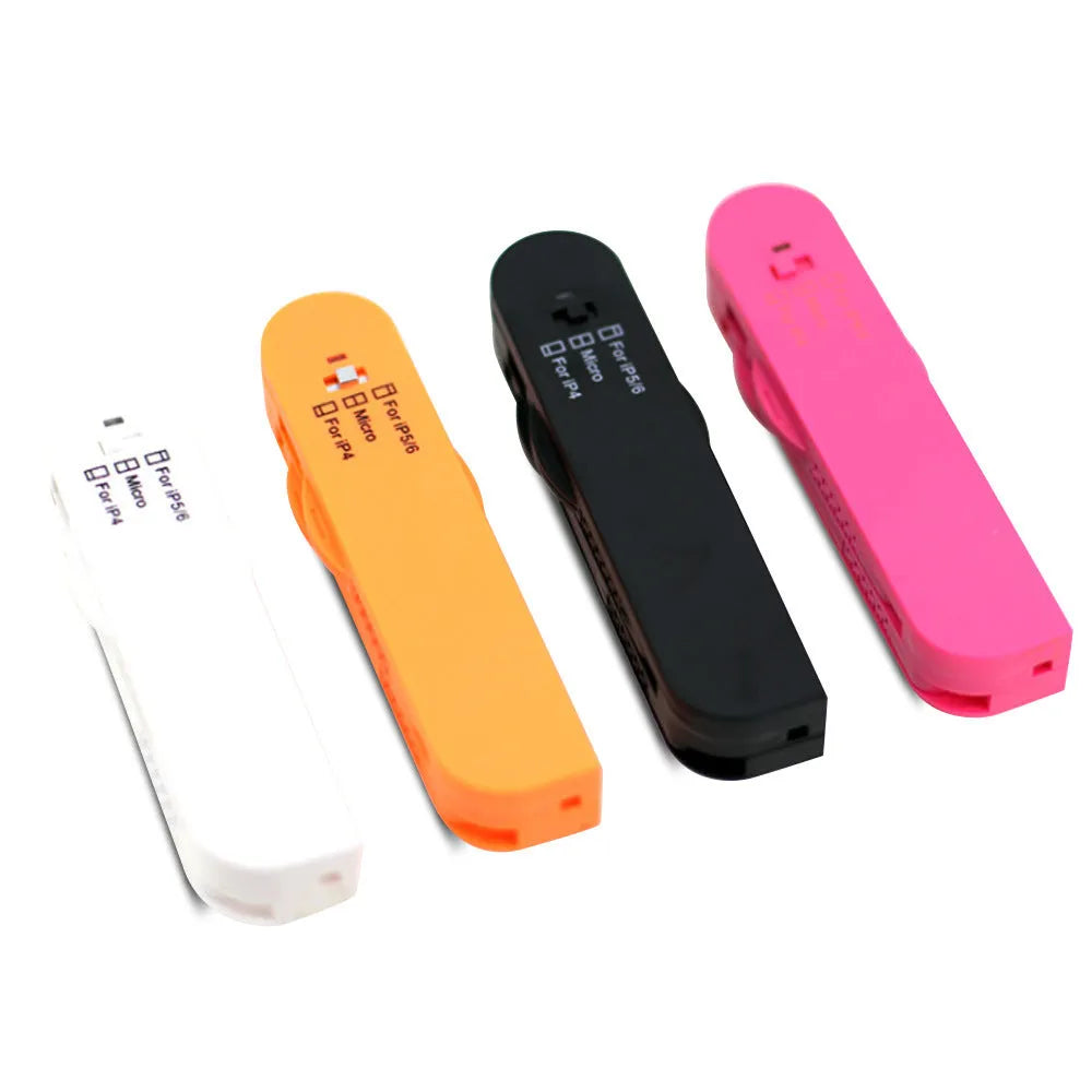 Folding 3-in-1 data cable in black and white with three outputs and indicator light