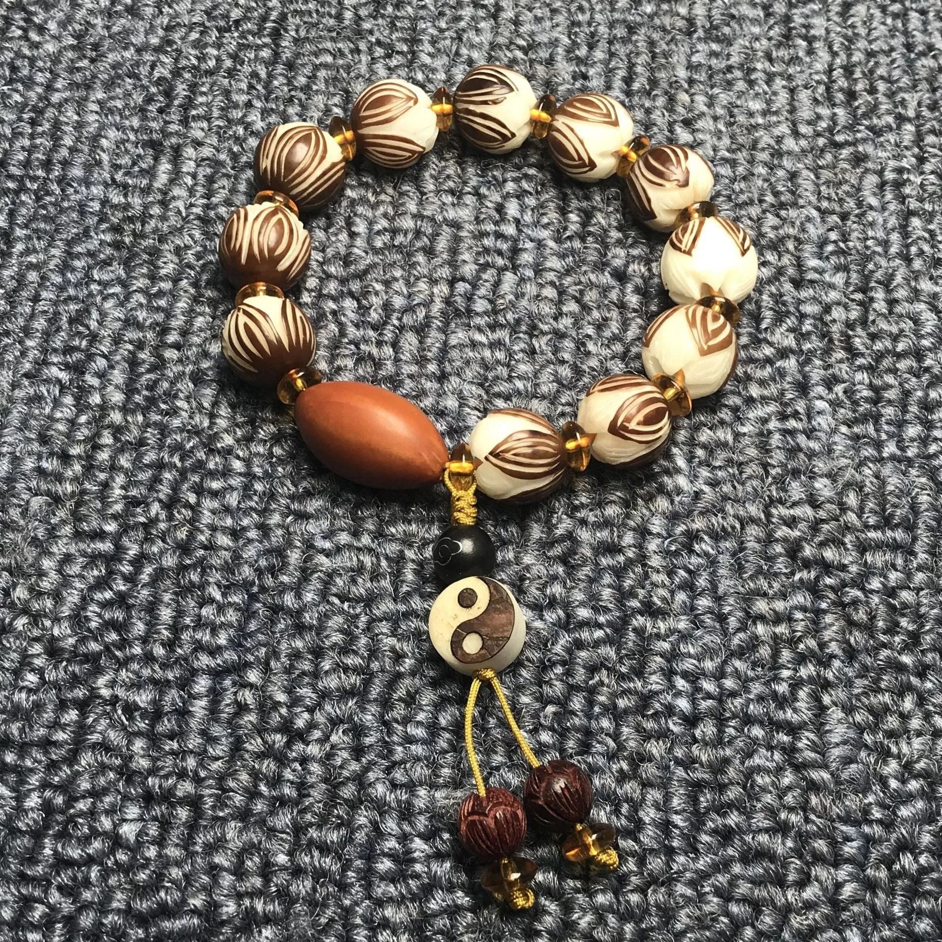 White jade bodhi root carved lotus bracelet in lotus ten thousand words style unisex national style