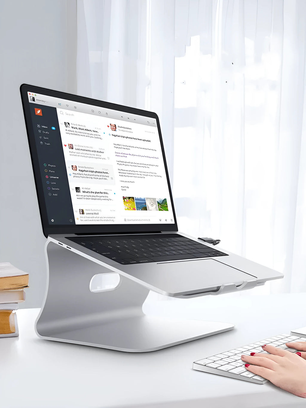 Aluminium notebook cooling bracket with rotating design and 4.07mm thickness in silver and grey options