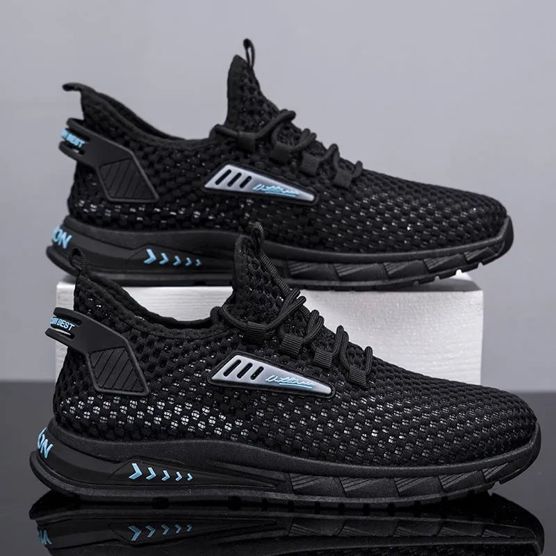Men's mesh breathable sneaker in synthetic leather with lace-up front and EVA sole