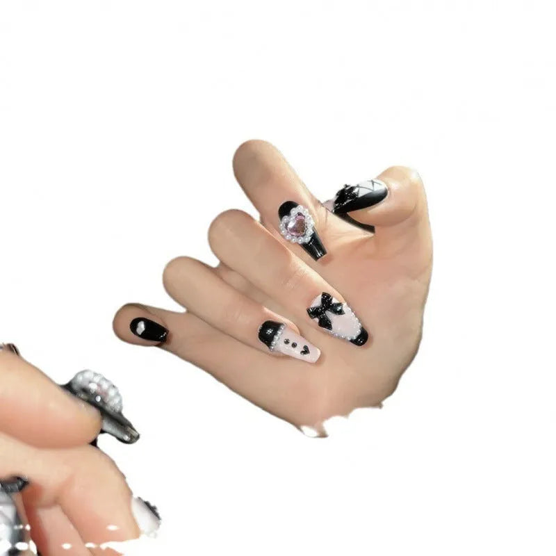 Black peach heart hand-painted detachable manicure set with plastic armour storage case