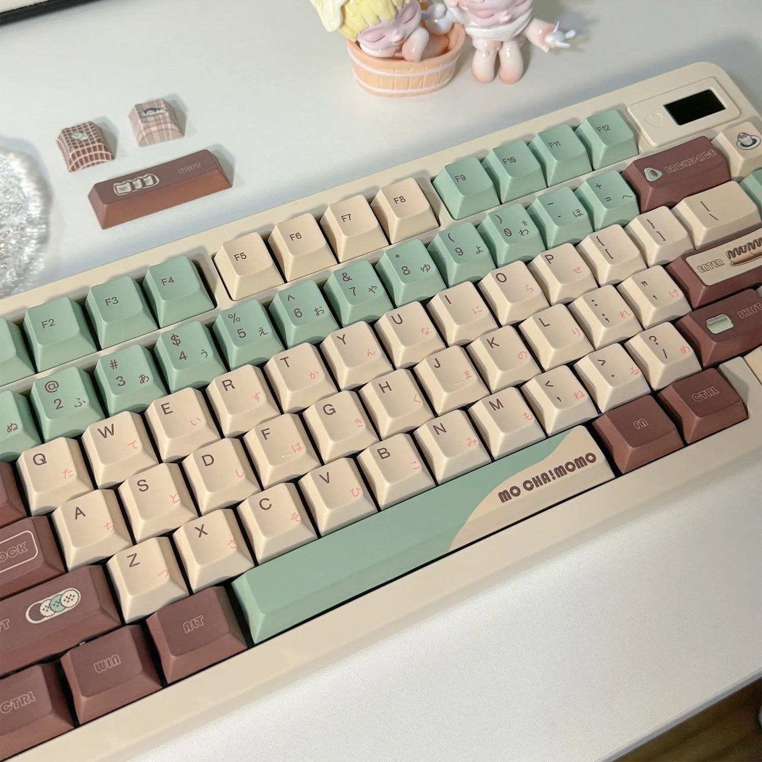 Matcha green ergonomic keycap set with key puller tool for mechanical keyboards