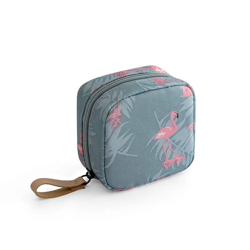 Cube shaped cloth makeup storage bag in blue, pink, white and white-pink colour options