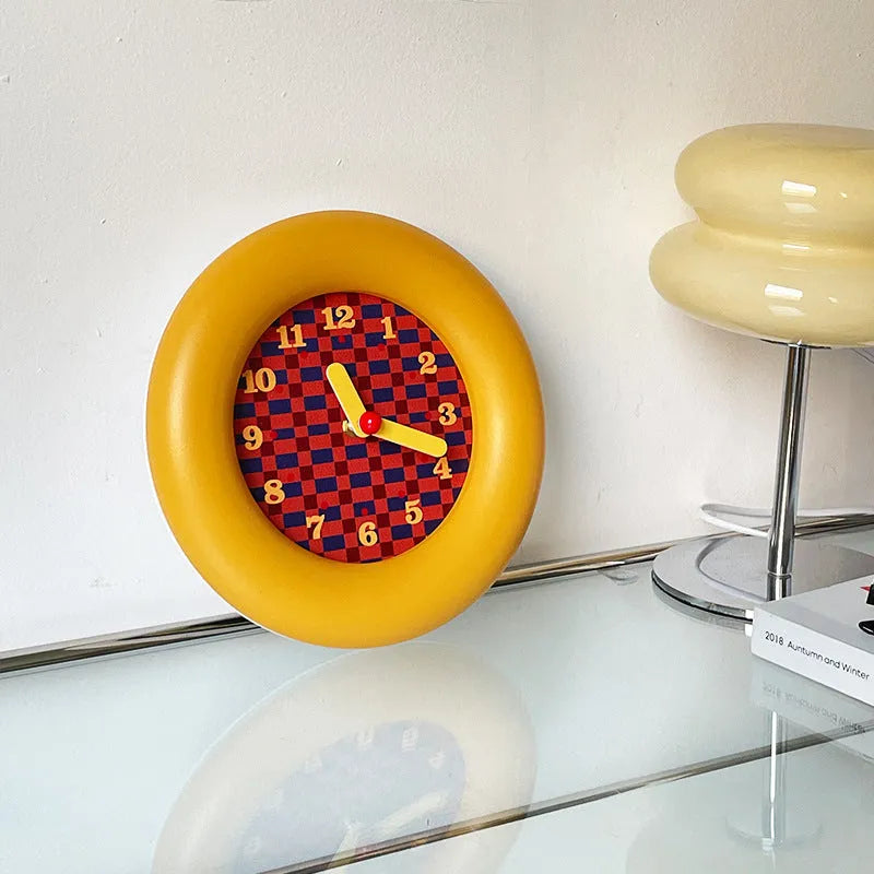 Simple modern Nordic wall clock 25cm diameter with pendulum fat circle face YH6-4 colour