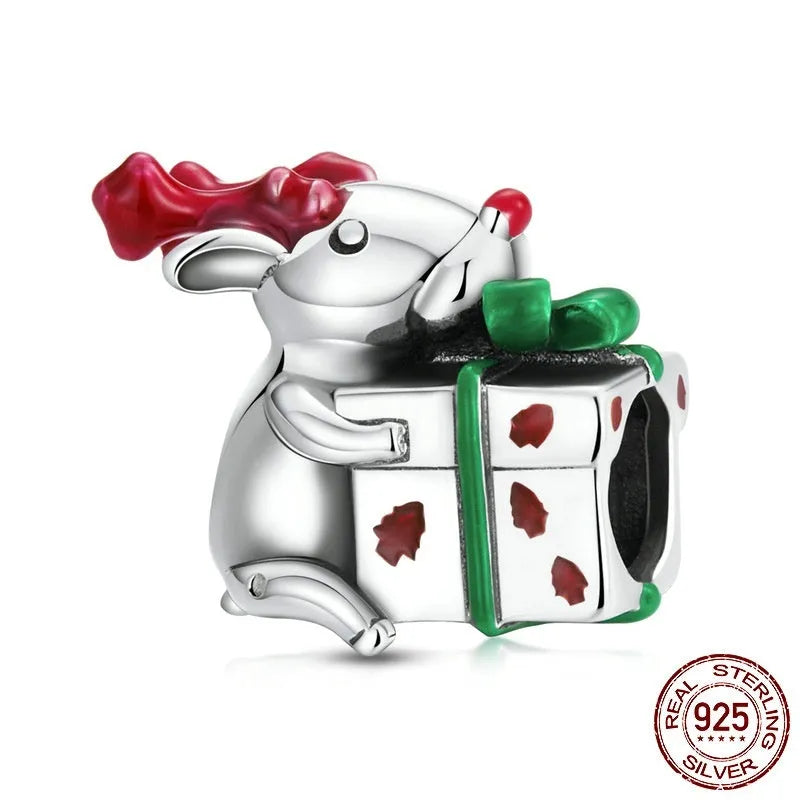 Single 925 sterling silver reindeer bead with dripping oil finish, 1.1x1.4 cm, on white background