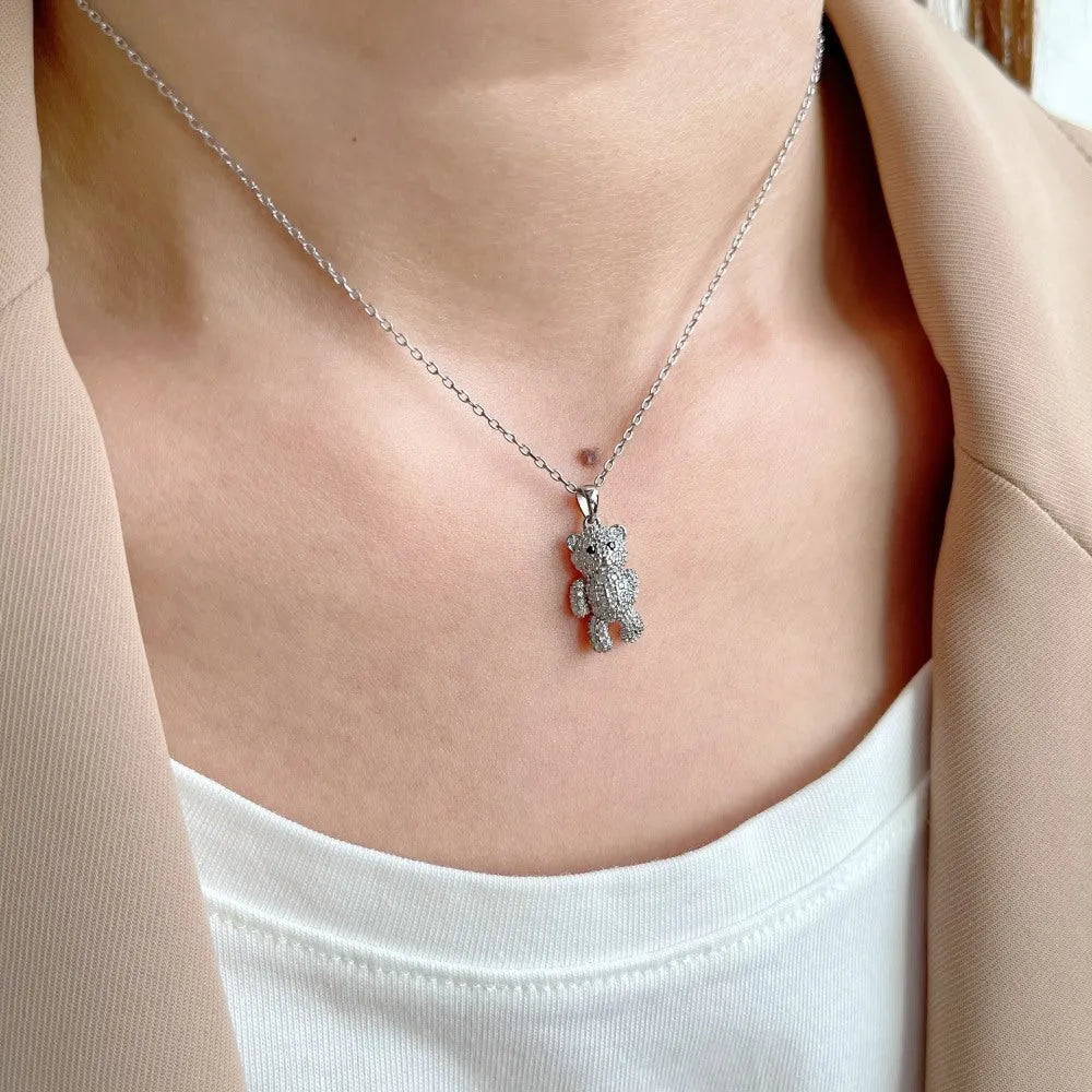 Cute bear clavicle chain necklace made from 925 silver in gold and white gold colour options for women