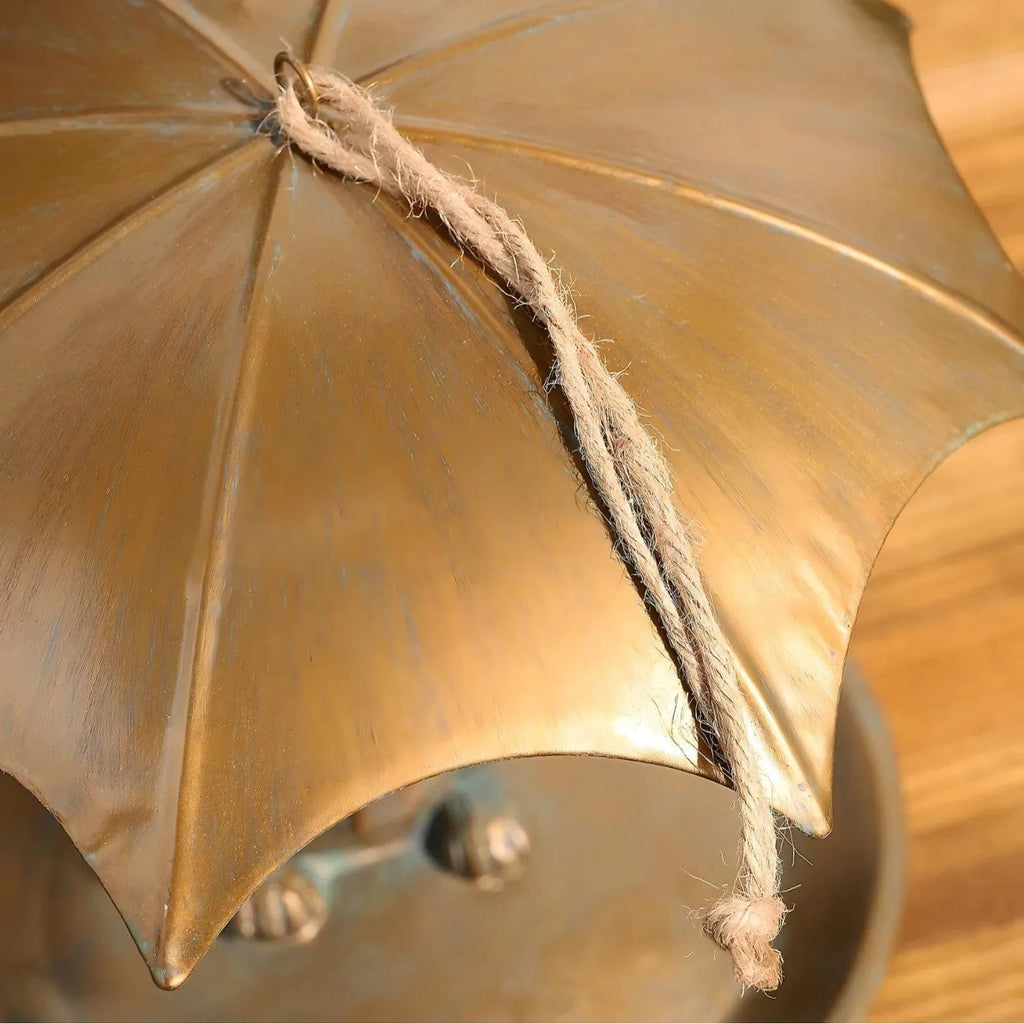 Portable umbrella shaped bird feeder casting construction 10x10x9cm American country style cat dog colours
