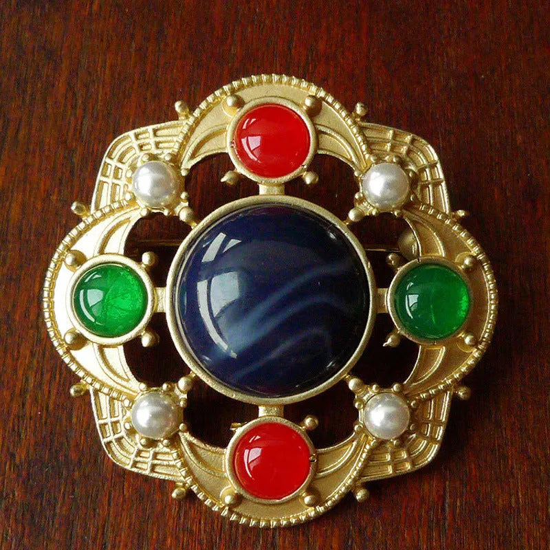 Zinc alloy baroque vintage brooch with diamond shape in retro antique style