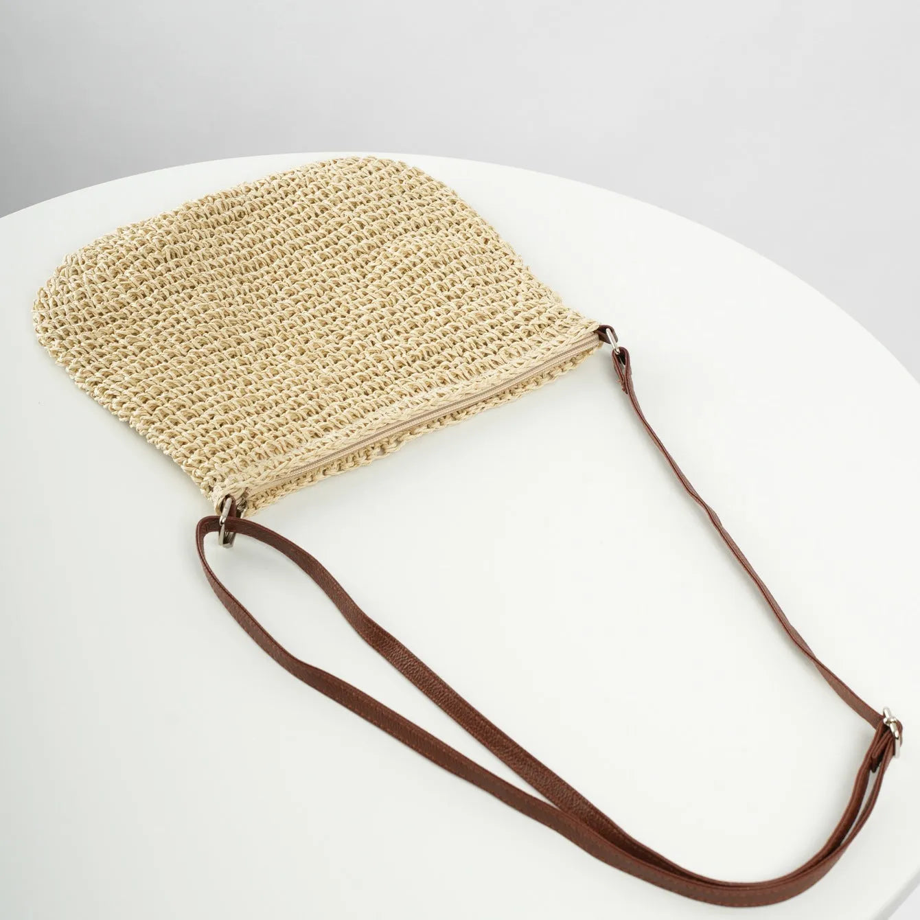 Niche design medium straw tote bag in beige with woven weave and zipper closure