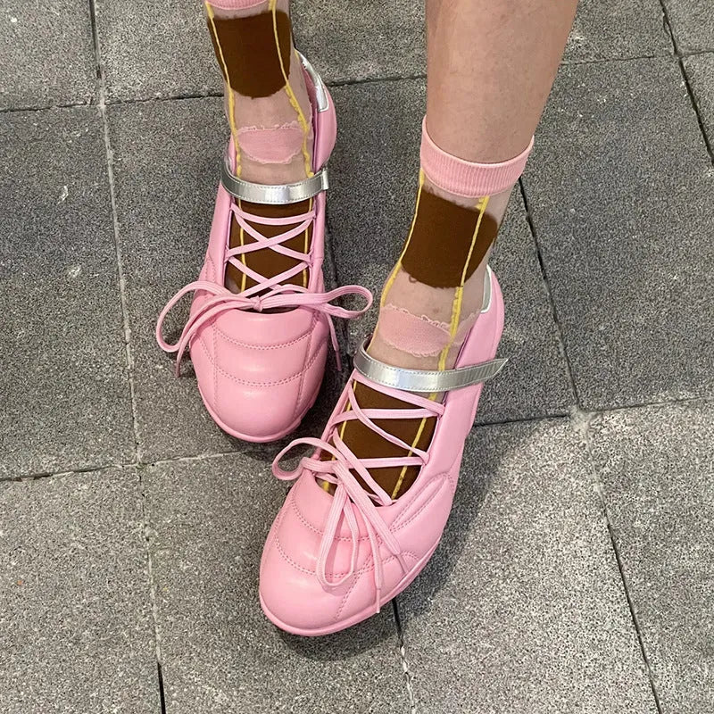 Women's creative lace-up bow sports shoes in microfiber with mid-heel and decorative stitching detail