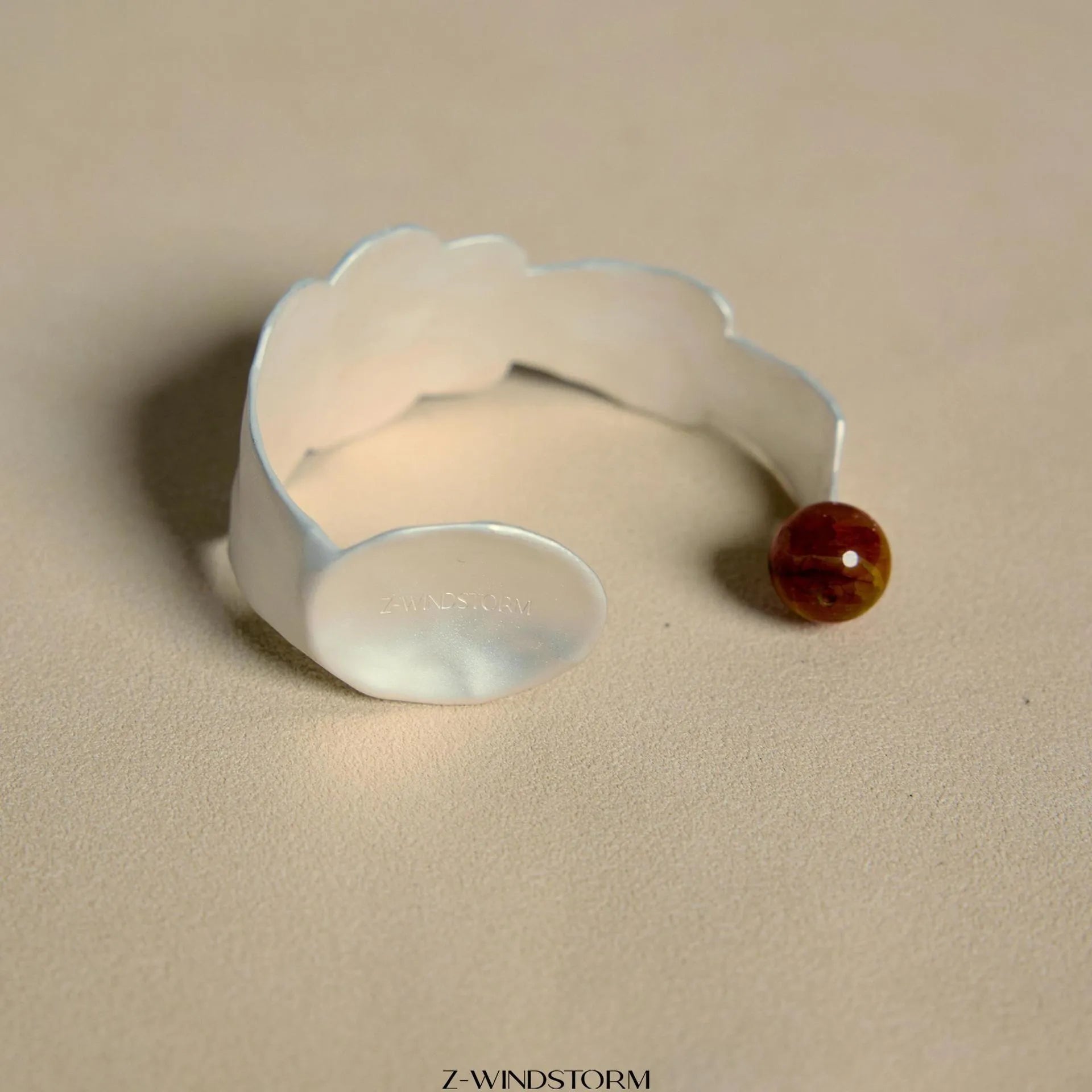 Small round spoon stewed pork ring and bracelet matching jewellery set with diamond-shaped charm