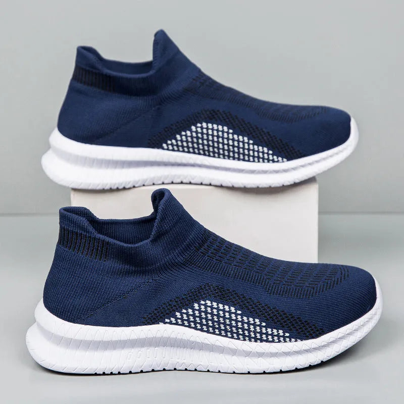 Popcorn Flyknit low-top casual sneaker in solid colour with round toe and fabric upper.