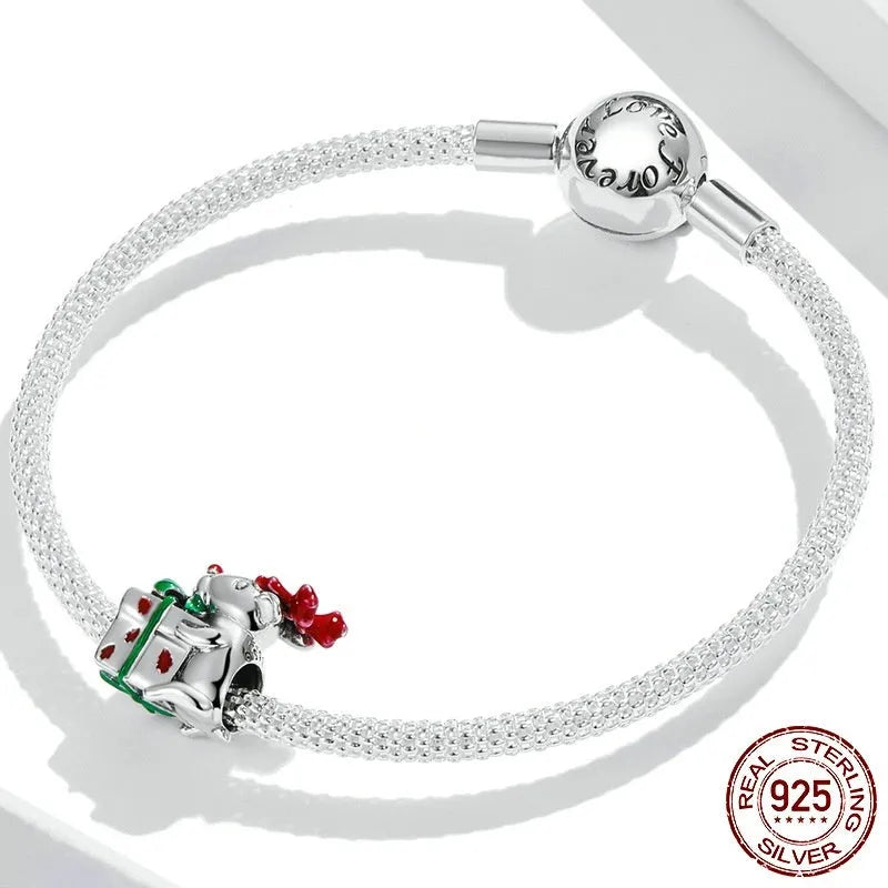 Single 925 sterling silver reindeer bead with dripping oil finish, 1.1x1.4 cm, on white background