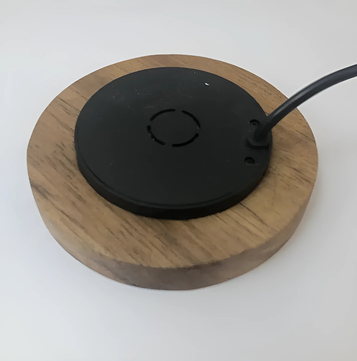 60mm black round embedded wireless phone charger for desk or table installation