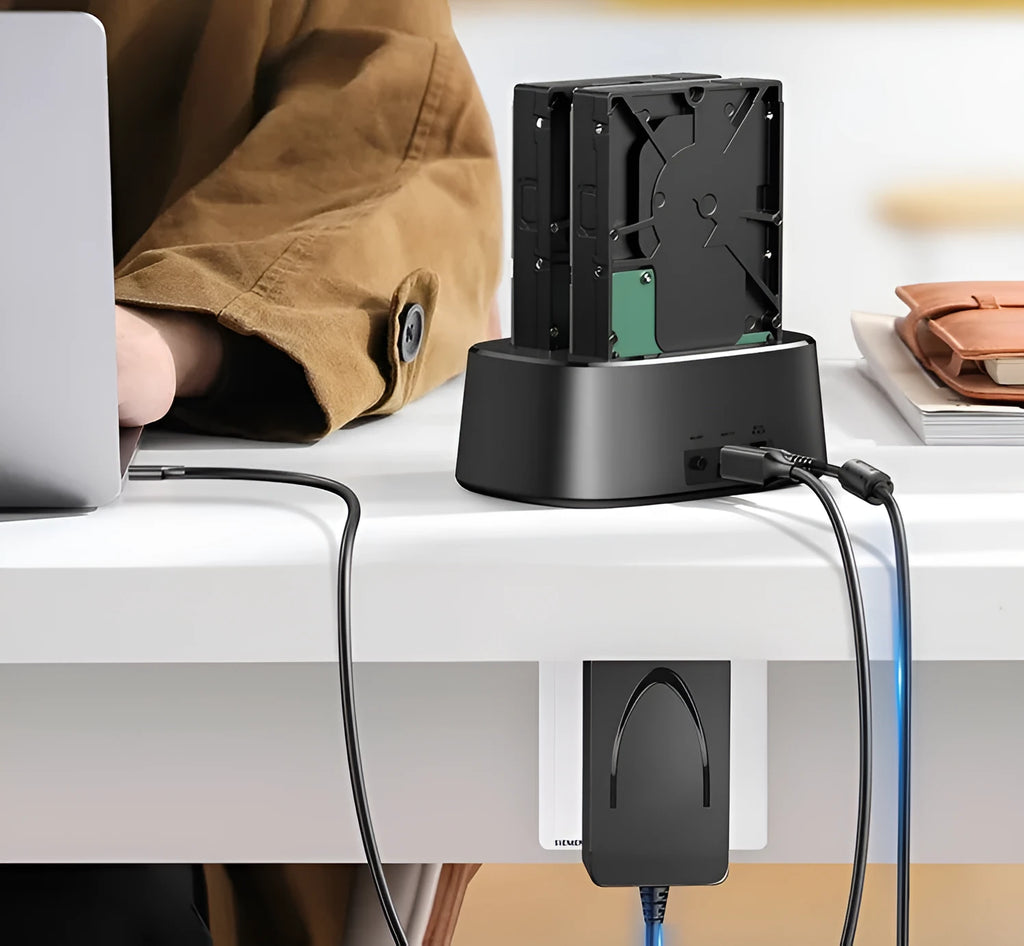 Green Link CM198 black external hard disk enclosure for 2.5-inch SATA HDD SSD with dual-drive USB connectivity