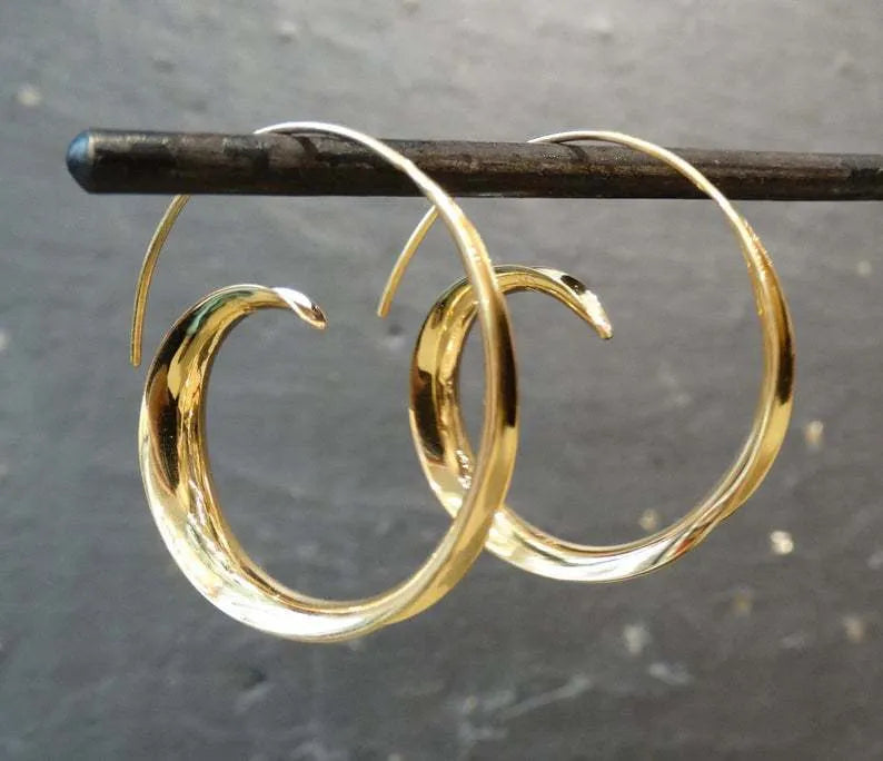 Gold and silver alloy round spiral leaf design ear studs with geometric pattern for women