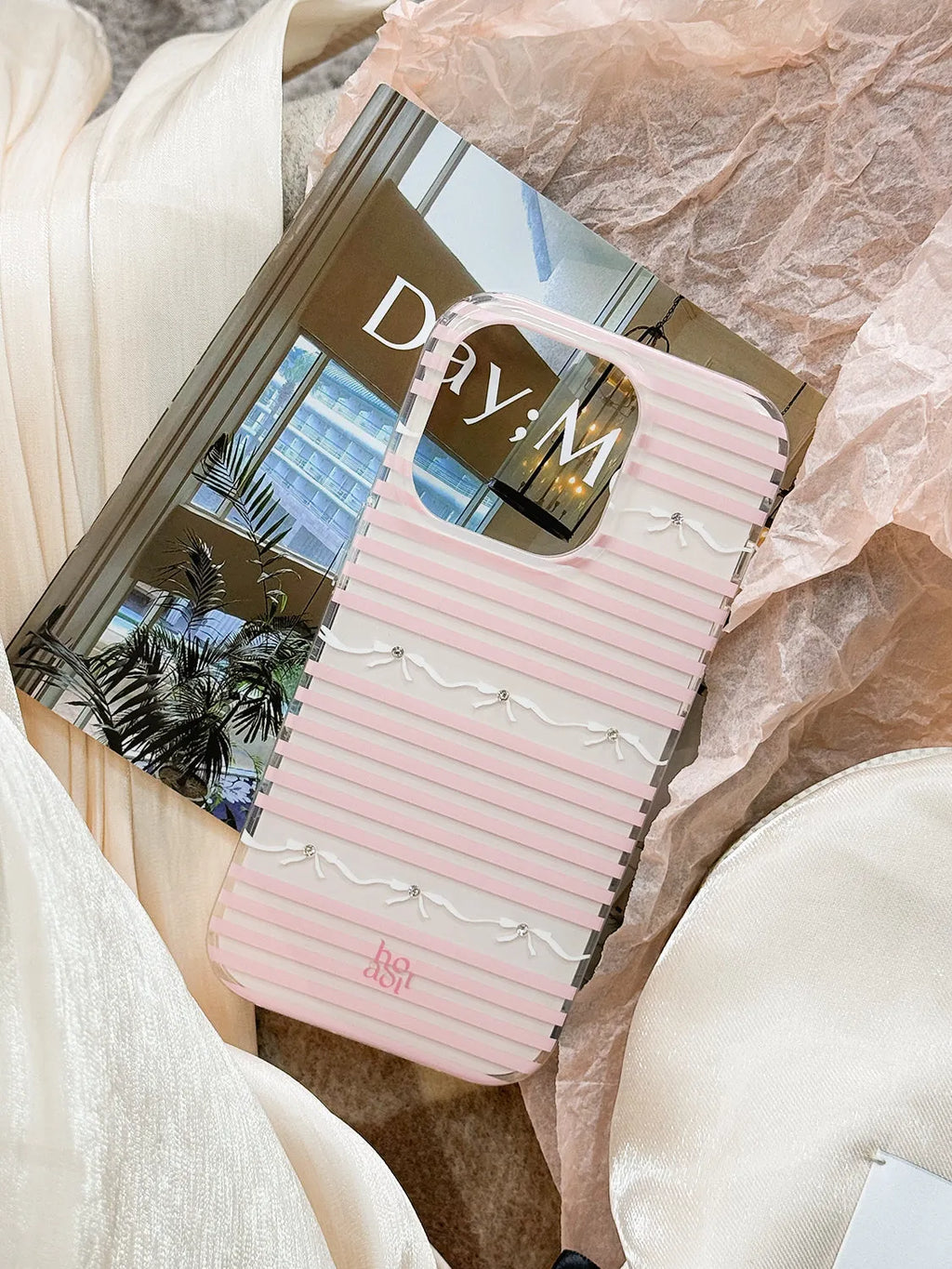 Drop-resistant TPU protective phone case for iPhone, pink crystal colour, polaroid design element
