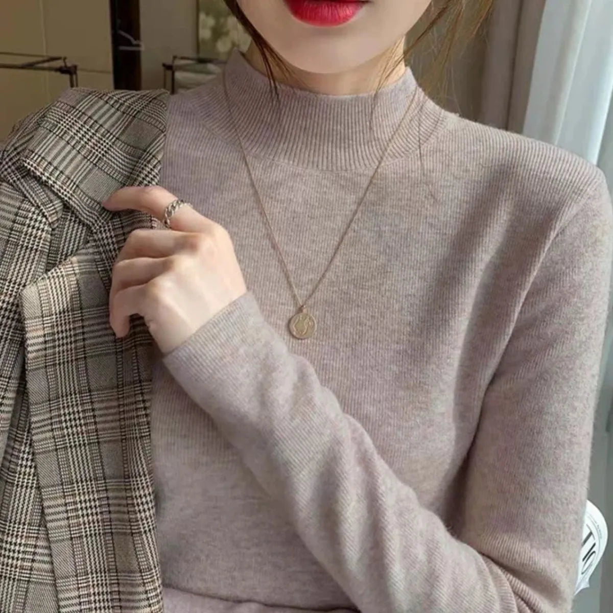 Slim fit viscose bottoming shirt in apricot colour with long sleeves