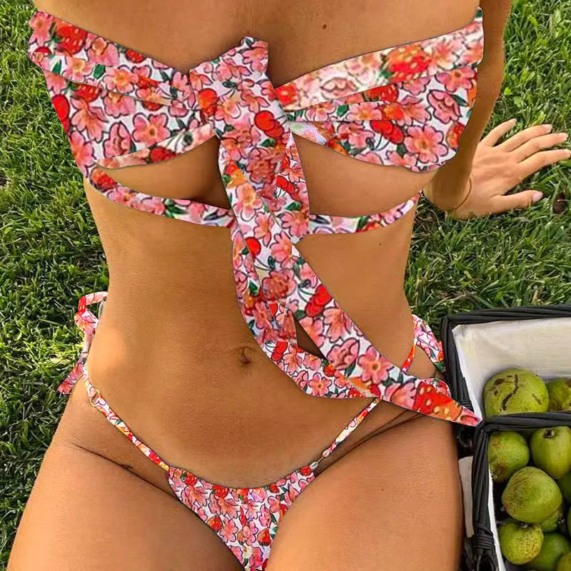 Women's lace-up front swimsuit with chest pad in floral print