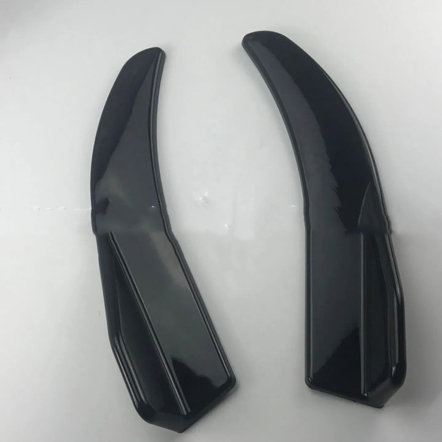 Car deflector lights for GM vehicles, 440mm ABS construction in bright black or carbon fibre finish