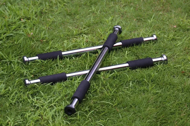 Steel adjustable pull-up bar expanded to full 100cm width for door frame mounting