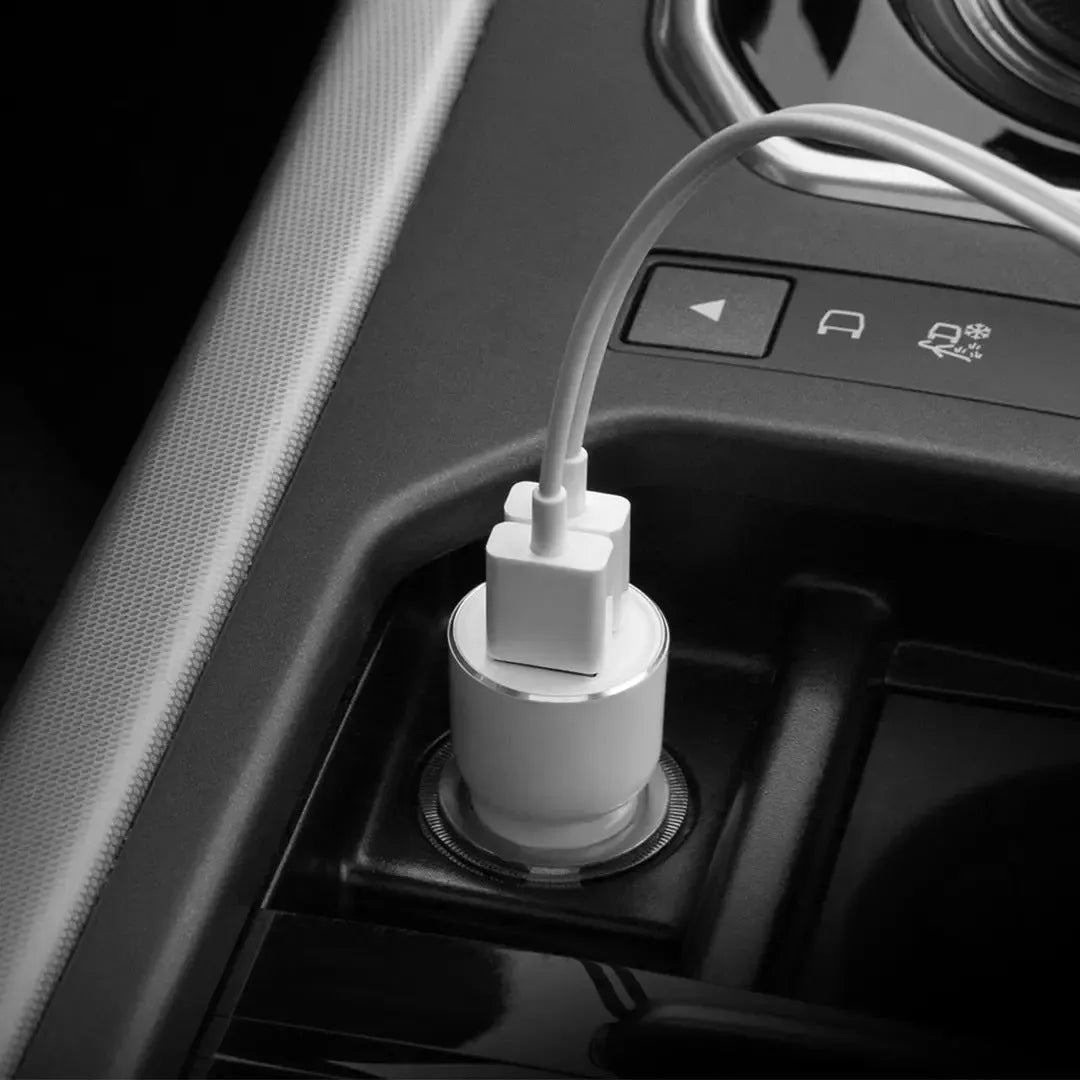 Black Ruimi 3S Music Bluetooth Car Charger for USB phone charging and audio playback.