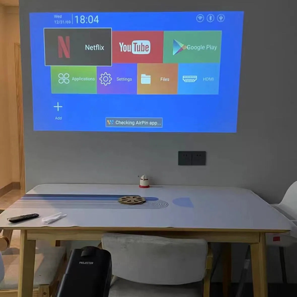 720p wireless home projector set for game machine connectivity with international standard certifications