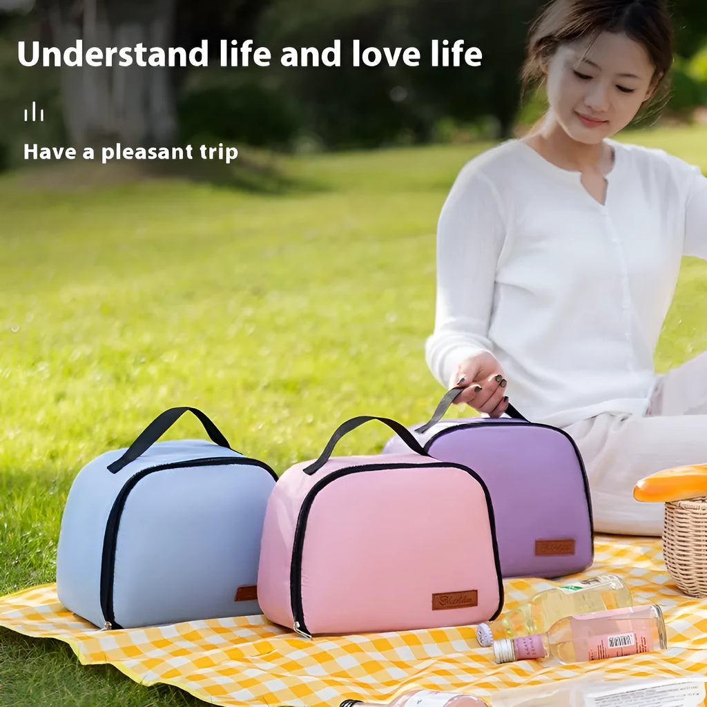 Insulated lunch box bag in textured cloth with large capacity for picnic meals