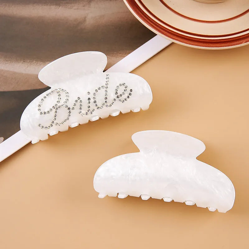 10cm acrylic hair clip with multi-diamond spot drill pattern and English letters