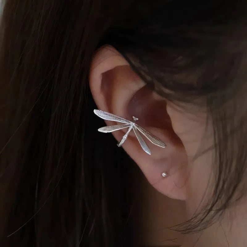 Yunyun straight dragonfly ear clip in silver finish with geometric triangle design
