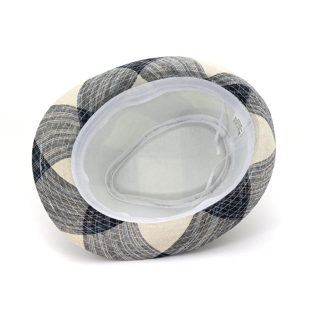 Polyester sun hat with bell-shaped crown in black colour, showing 4.5cm brim and casual style