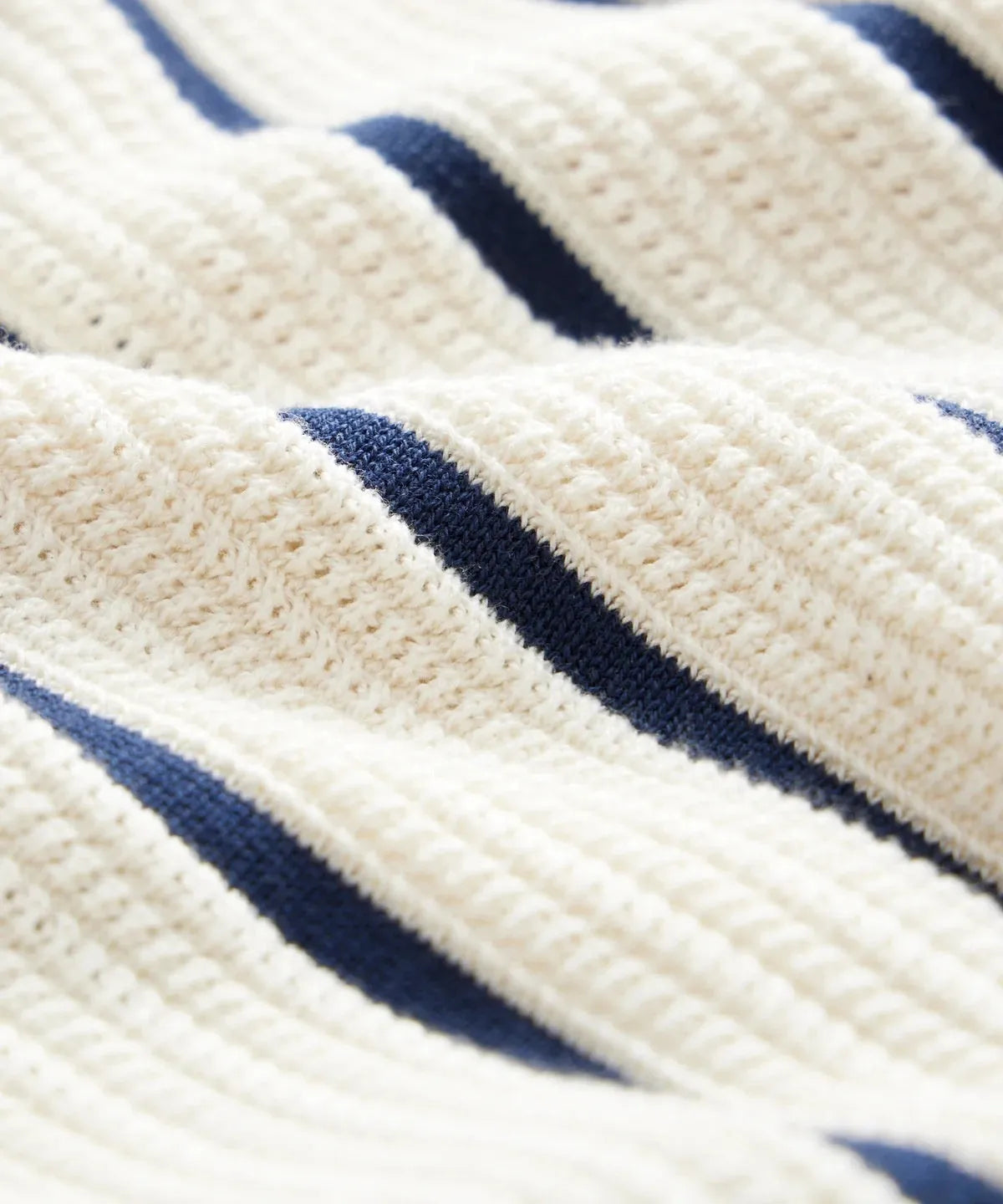 Men's white ice silk knitted short sleeve lapel top with asymmetric stripe pattern