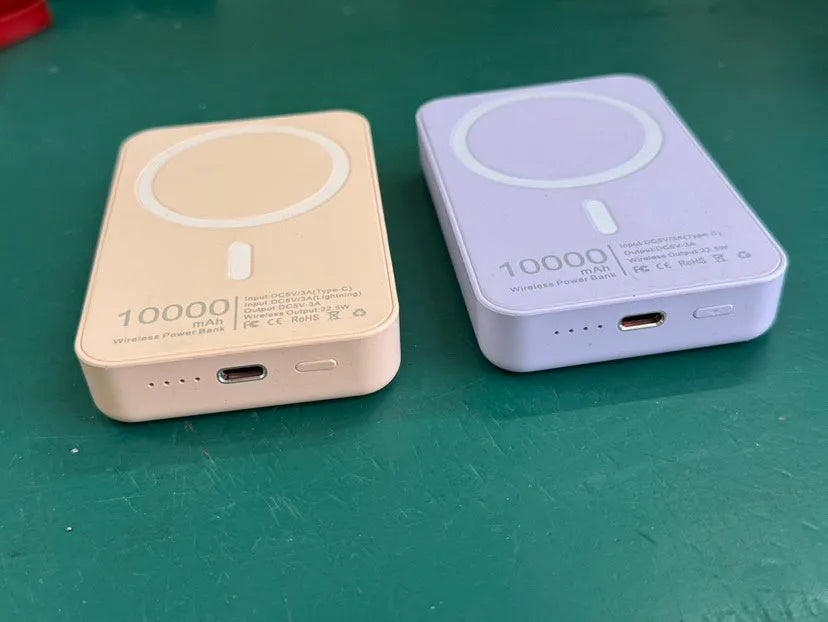 Magnetic wireless charger power bank in pink, purple or white colour with 5000mAh capacity