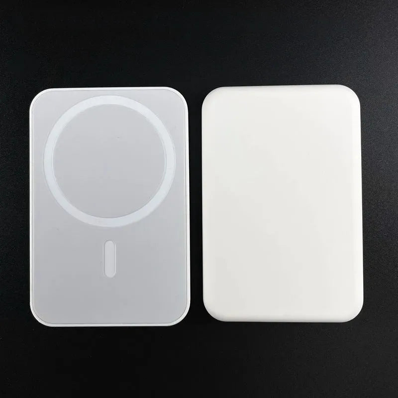 Magnetic wireless charger power bank in pink, purple or white colour with 5000mAh capacity