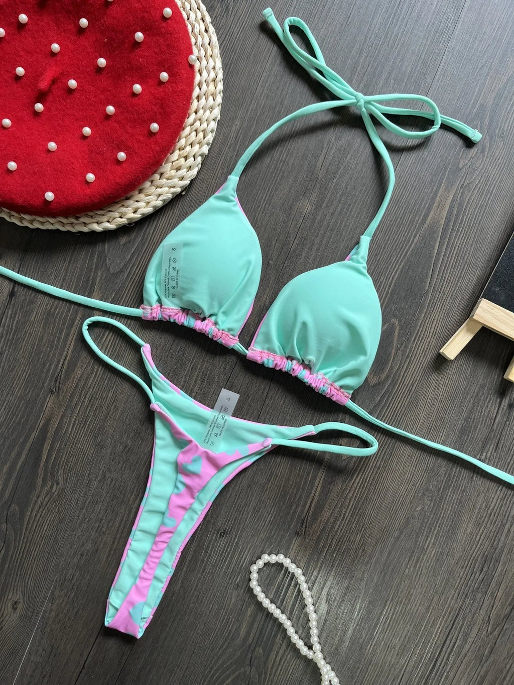 Heart print swimsuit bikini set with backless design and split high-cut leg style in quick-dry nylon fabric