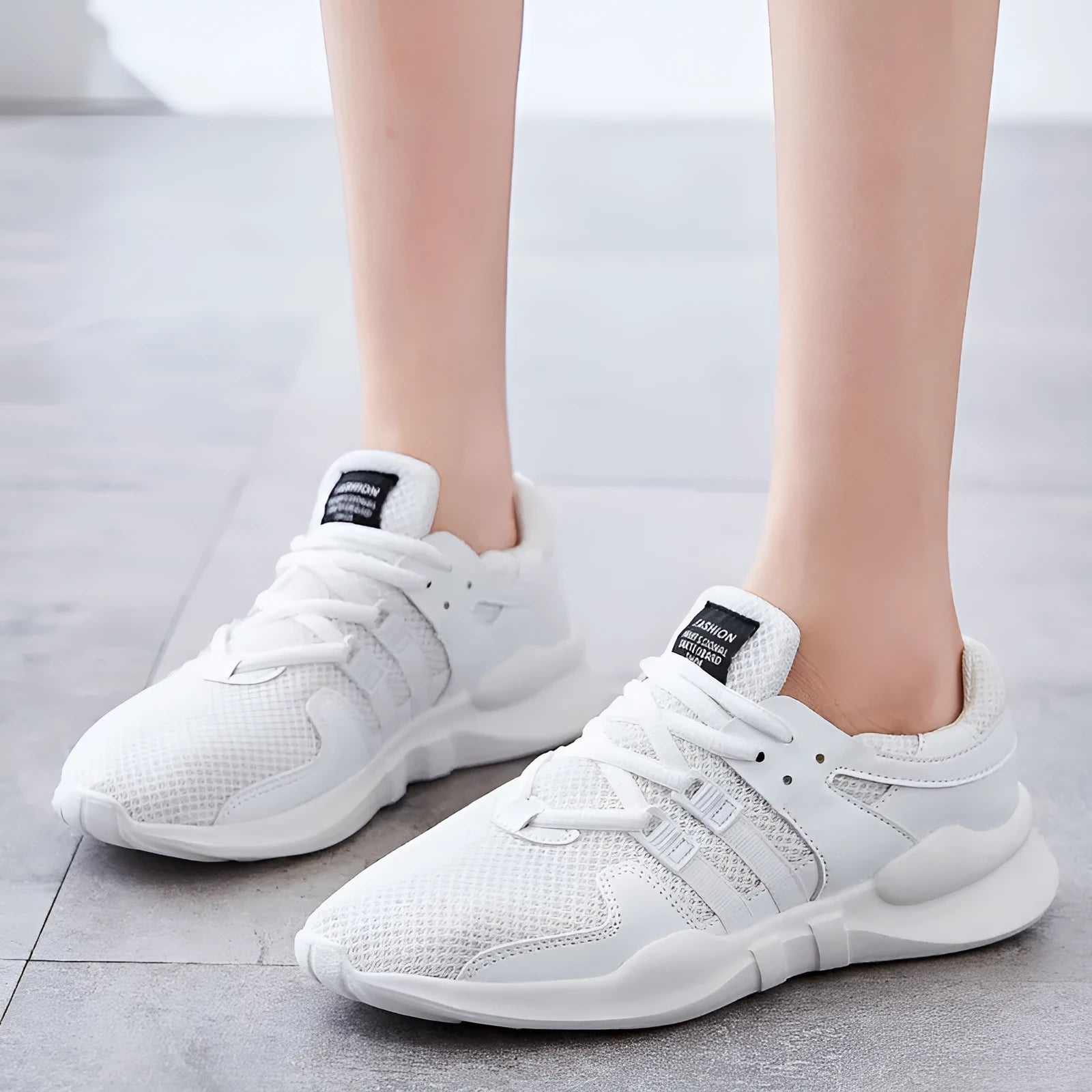 Breathable mesh sneakers with hollow-out design in low-top casual style