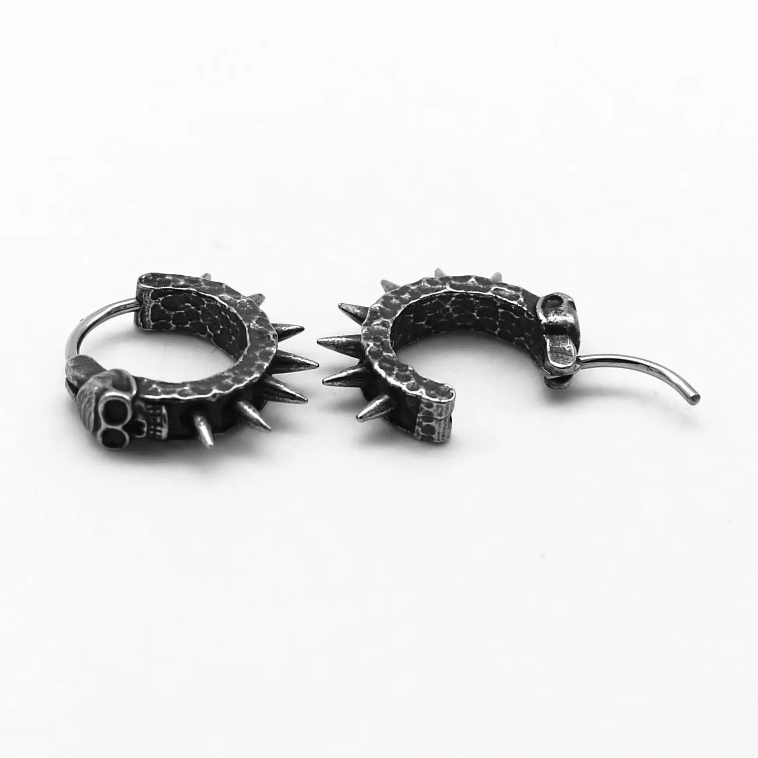 Punk-themed geometric earrings in black alloy and copper plastic for men and women