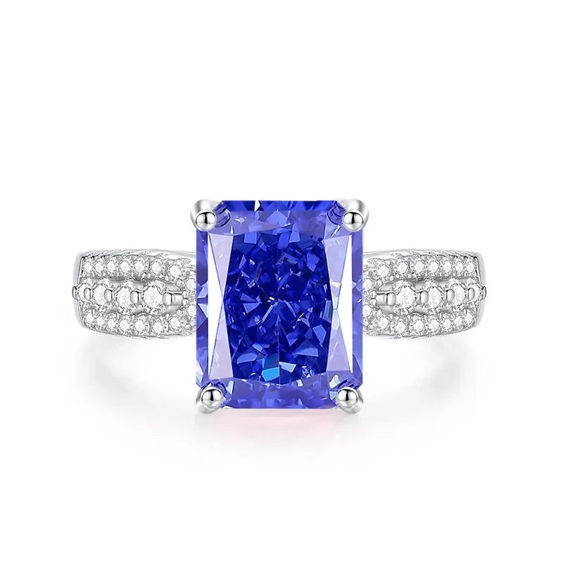 Heart-shaped sterling silver ring with a faceted ice flower cut zircon stone in a Tan Sang colour tone.