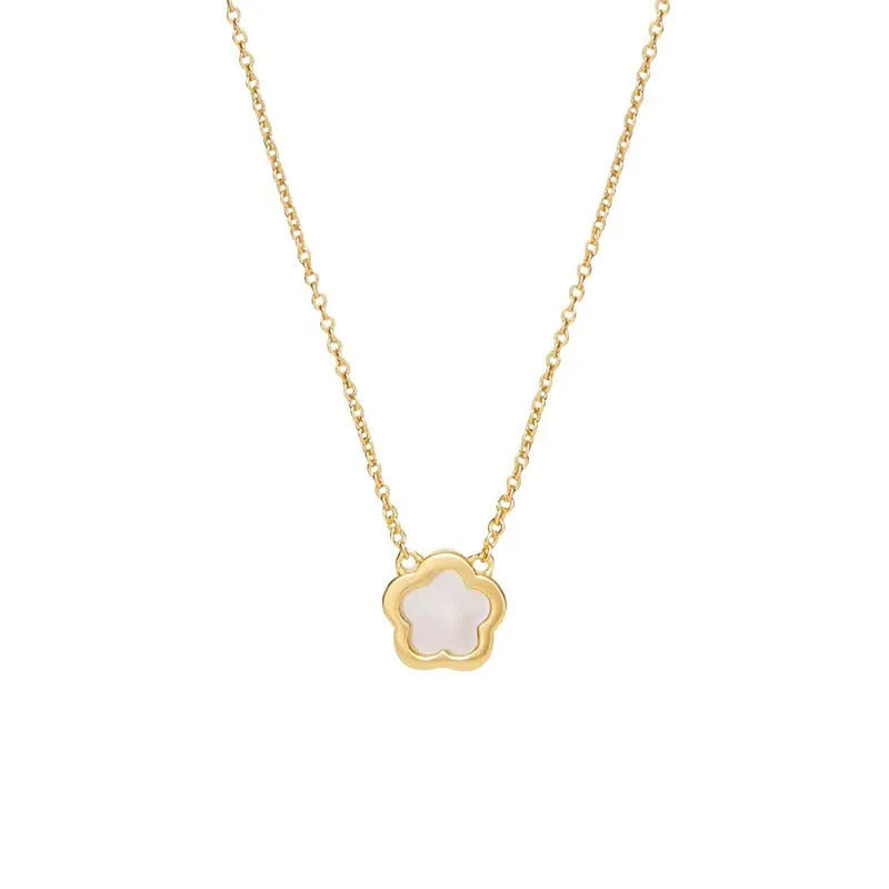 White mother shell flower necklace with floral pendant and O-shaped chain in gold or silver finish