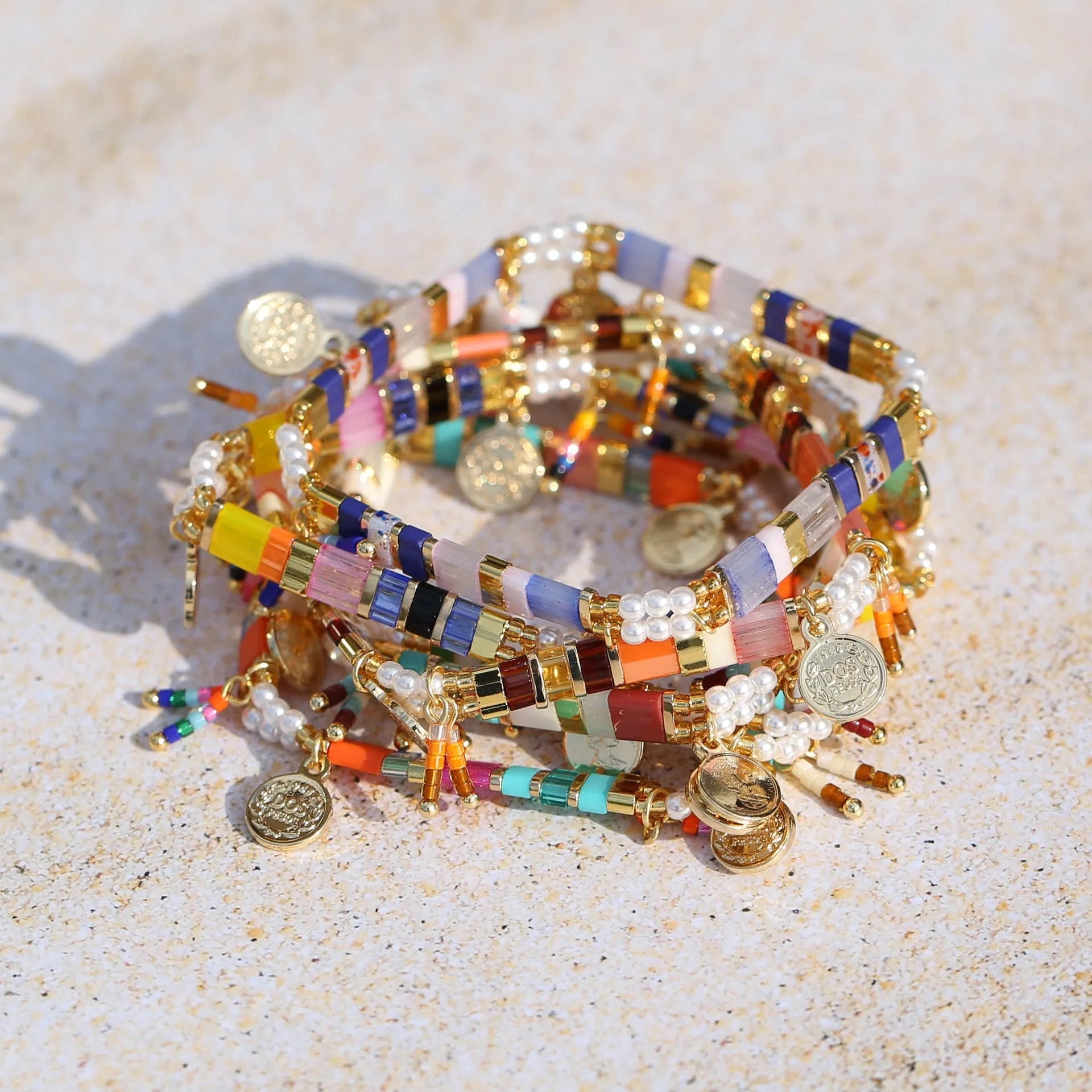 Women's handmade imitation pearl beaded bracelet in European/American style with glass coloured beads