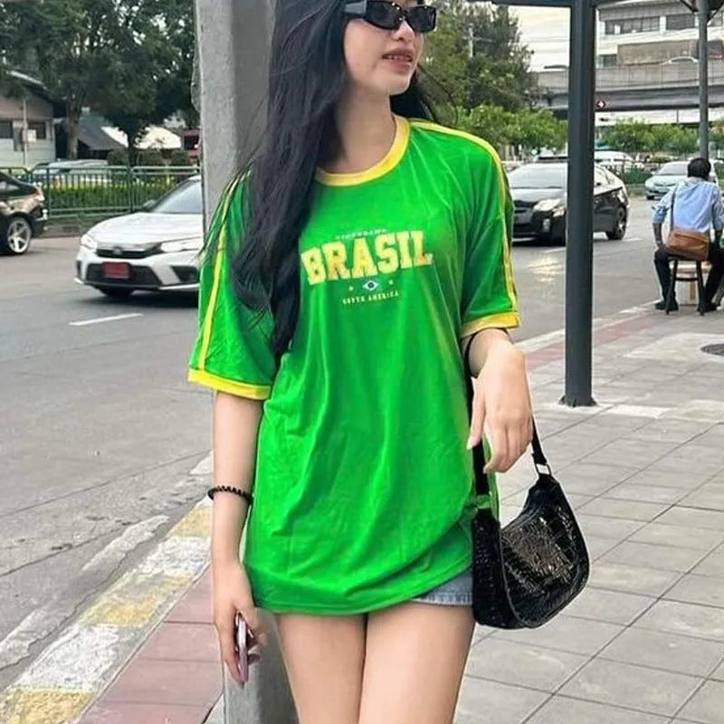 Women's slim fit geometric print t-shirt in milk silk polyester with short sleeves and 3D pattern