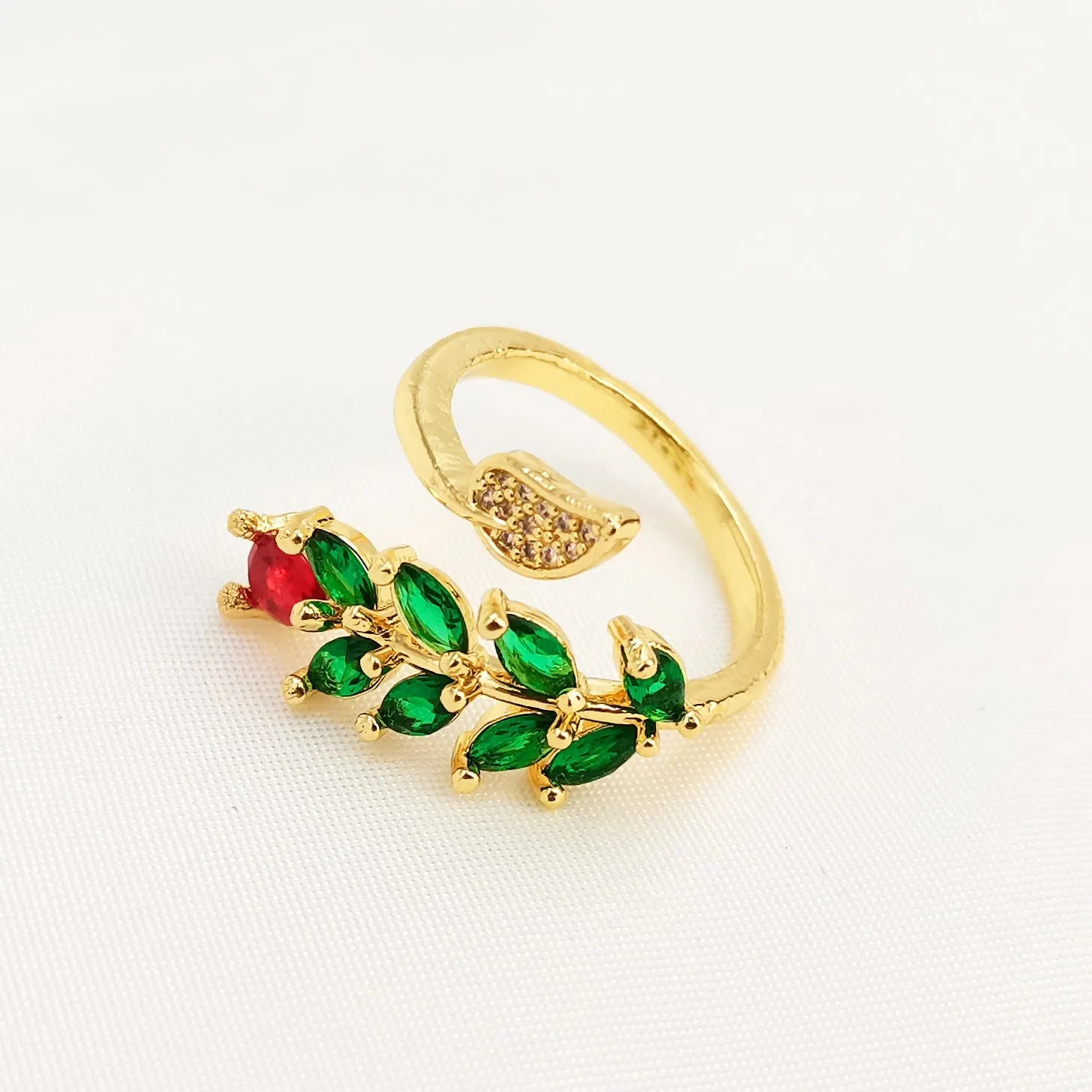 Copper geometric open ring with gold plating and zircon leaf decoration