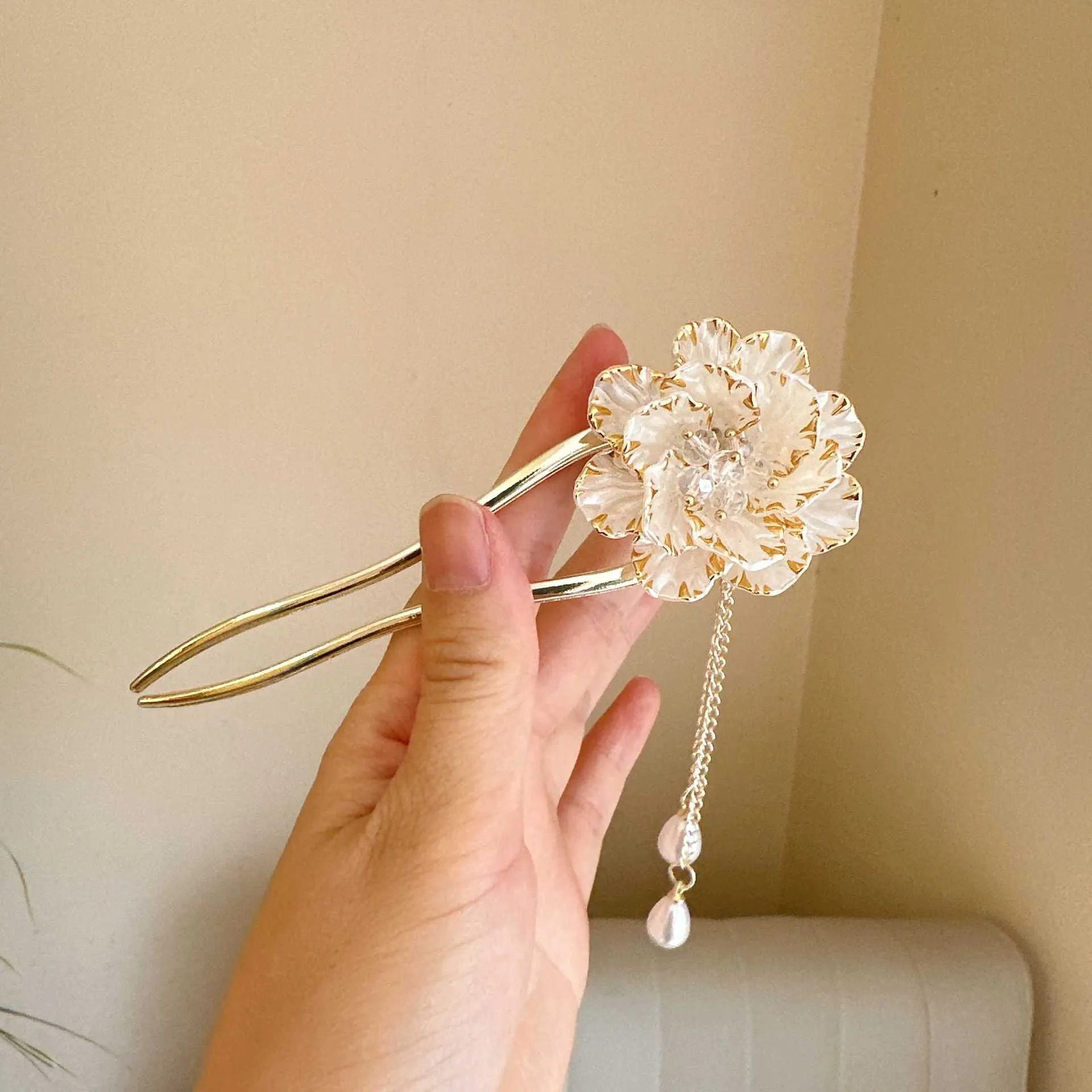 Purple and white peony flower U-shaped hairpin with tassels in retro pastoral style