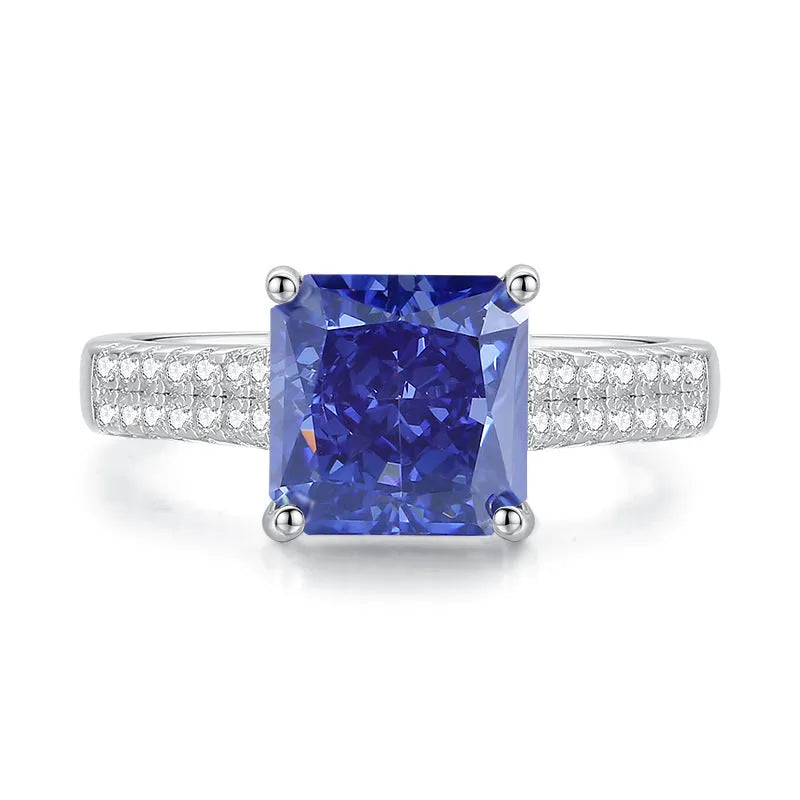 Heart-shaped sterling silver ring with a faceted ice flower cut zircon stone in a Tan Sang colour tone.