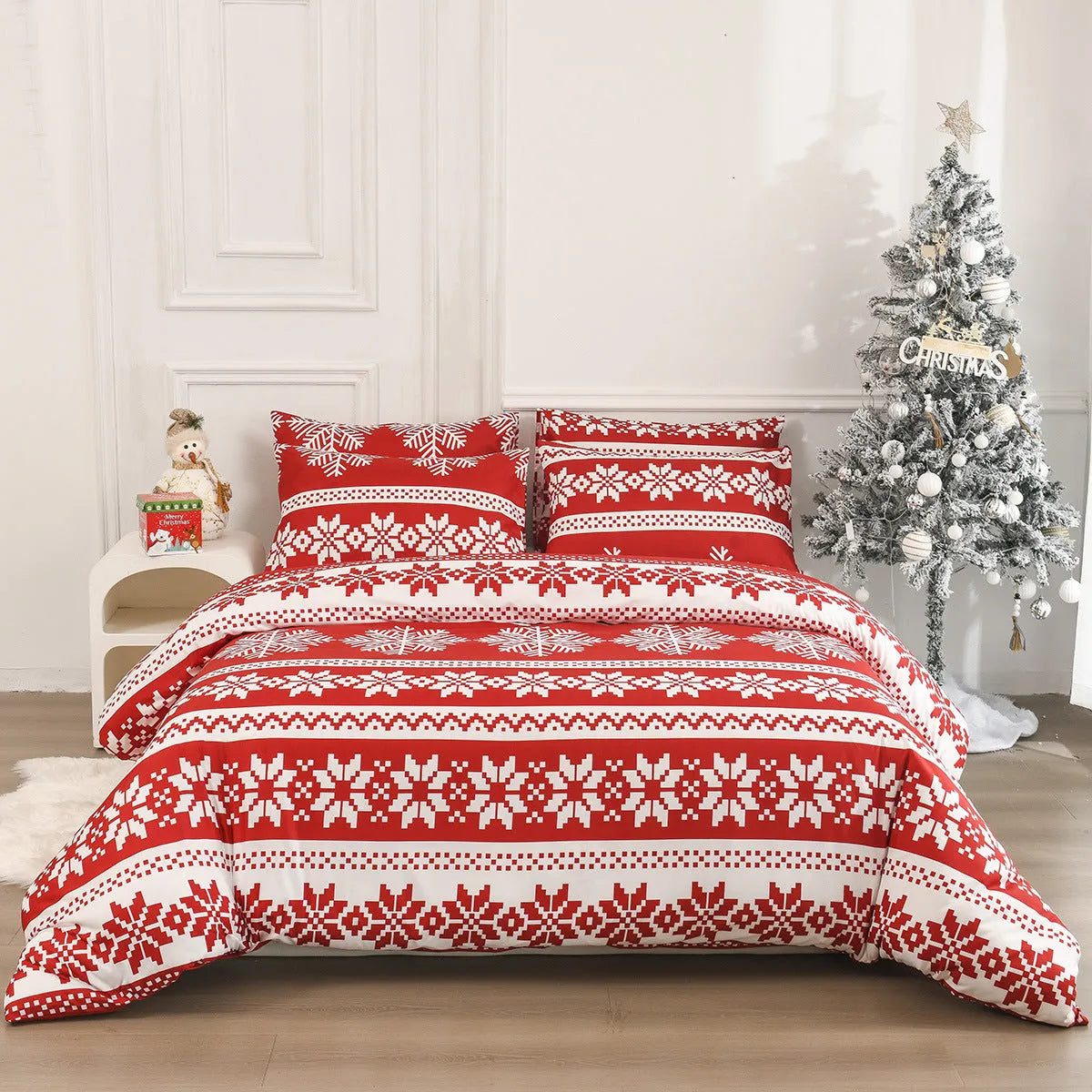 Winter Sleepers red Christmas pattern bed three-piece set with quilt cover and pillowcases on bed
