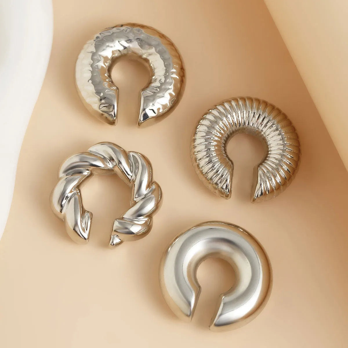 Geometric CCB metal ear clip set in gold or silver colour with four pieces for non-pierced ears
