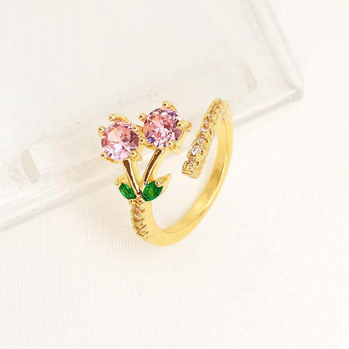 Copper geometric open ring with gold plating and zircon leaf decoration