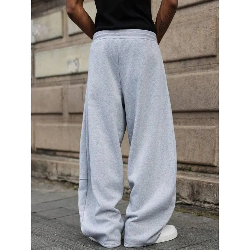 Men's straight leg trousers in high waist design with elastic waistband and bamboo fibre fabric
