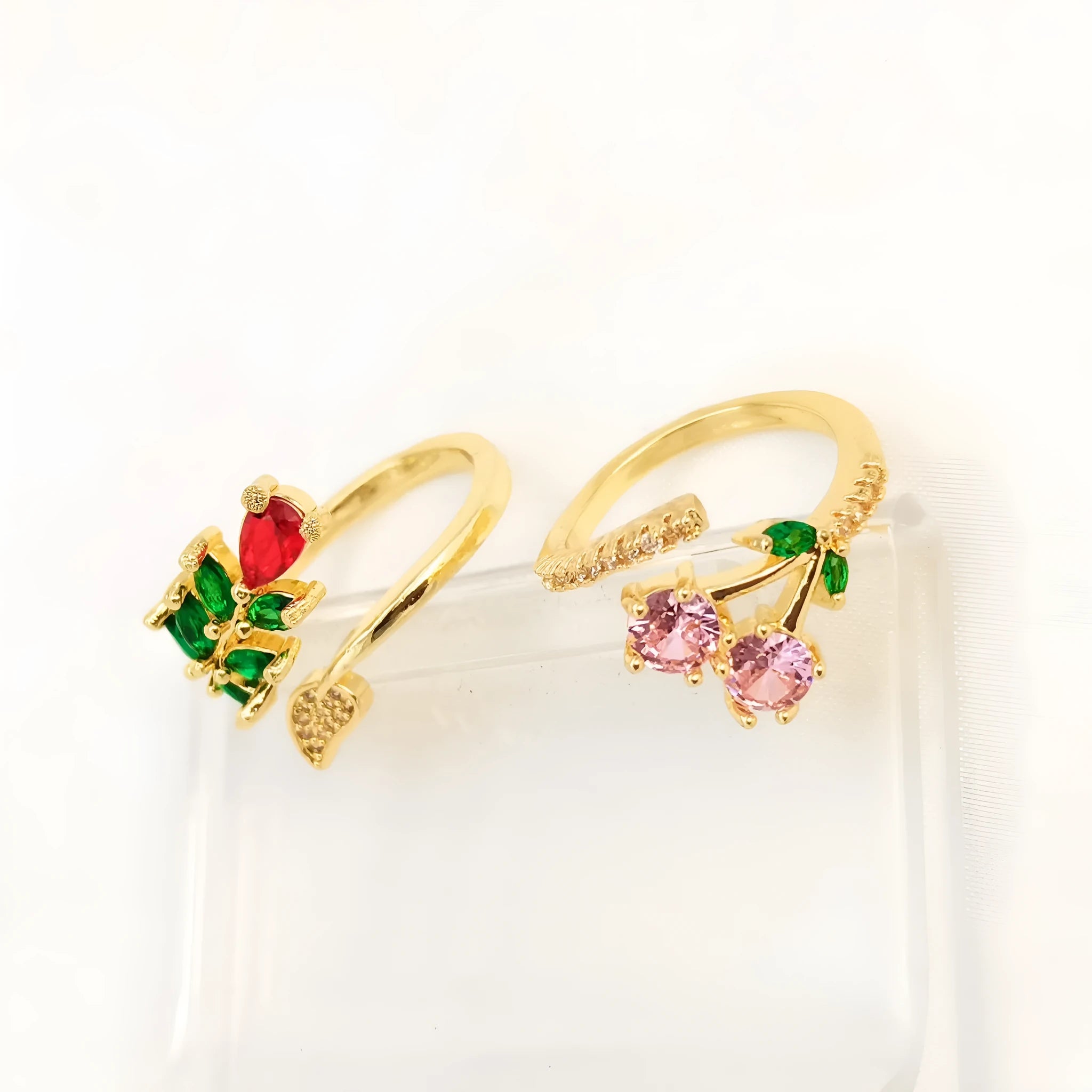 Copper geometric open ring with gold plating and zircon leaf decoration